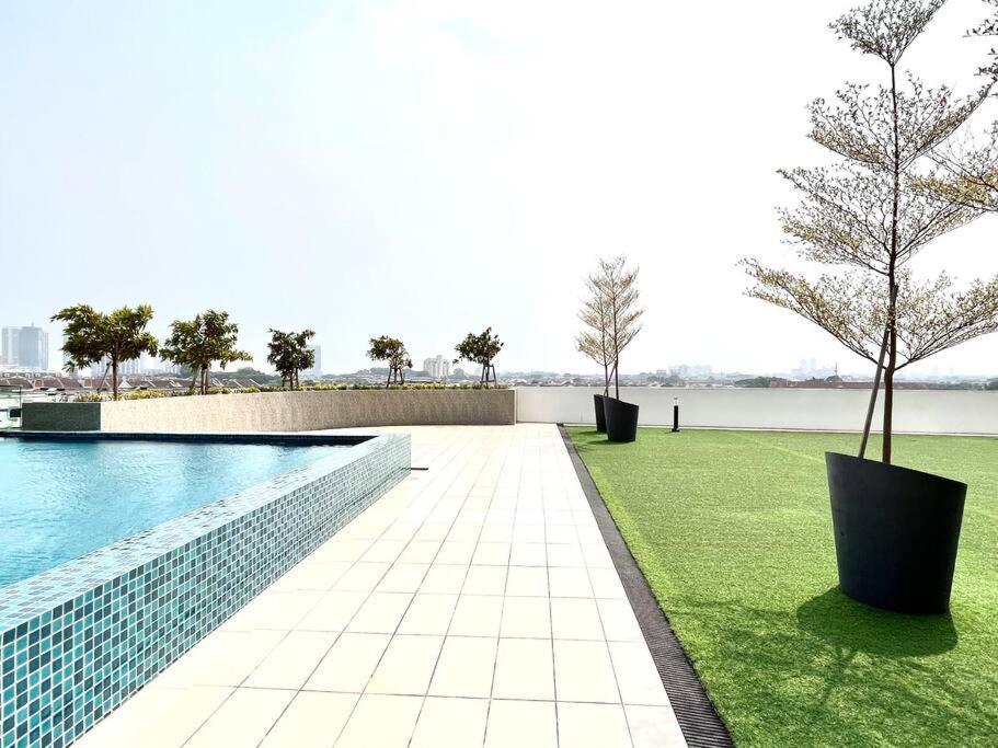 Urban Home-Swimming Pool-City Center Malacca Екстер'єр фото