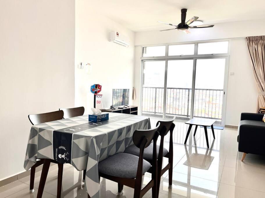 Urban Home-Swimming Pool-City Center Malacca Екстер'єр фото
