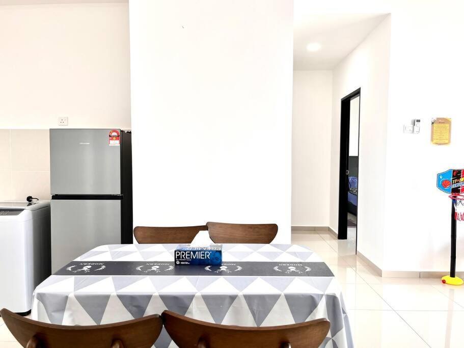 Urban Home-Swimming Pool-City Center Malacca Екстер'єр фото