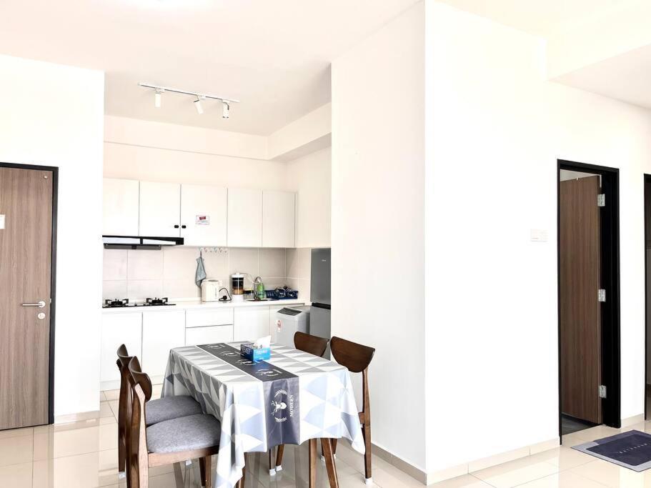 Urban Home-Swimming Pool-City Center Malacca Екстер'єр фото