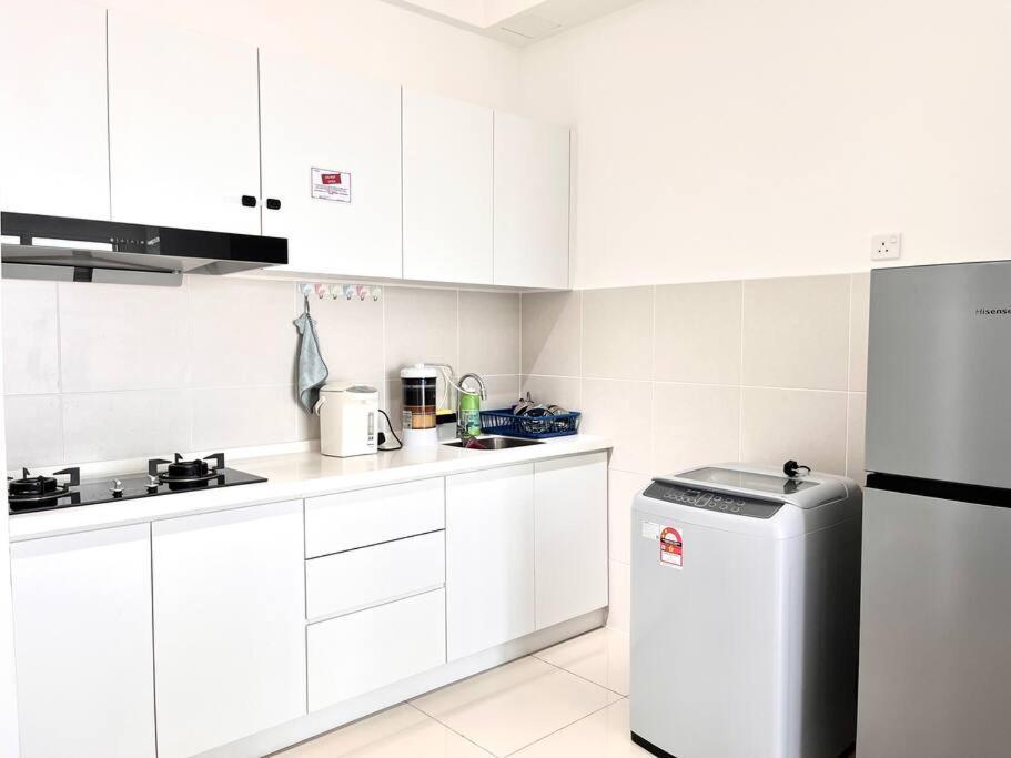Urban Home-Swimming Pool-City Center Malacca Екстер'єр фото