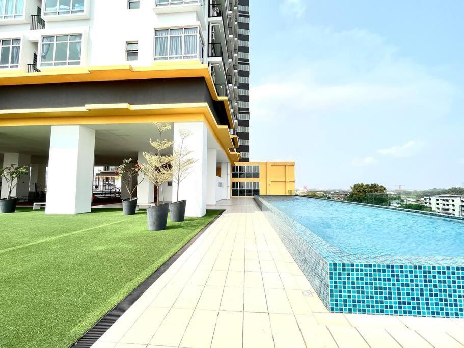 Urban Home-Swimming Pool-City Center Malacca Екстер'єр фото