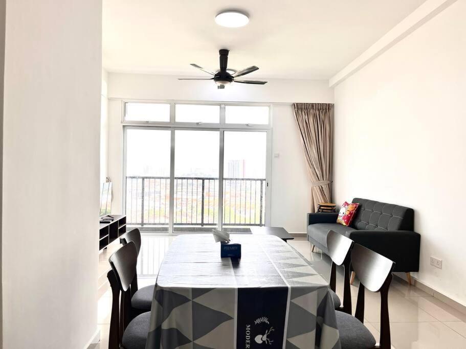 Urban Home-Swimming Pool-City Center Malacca Екстер'єр фото