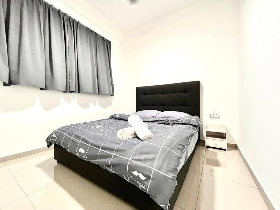 Urban Home-Swimming Pool-City Center Malacca Екстер'єр фото