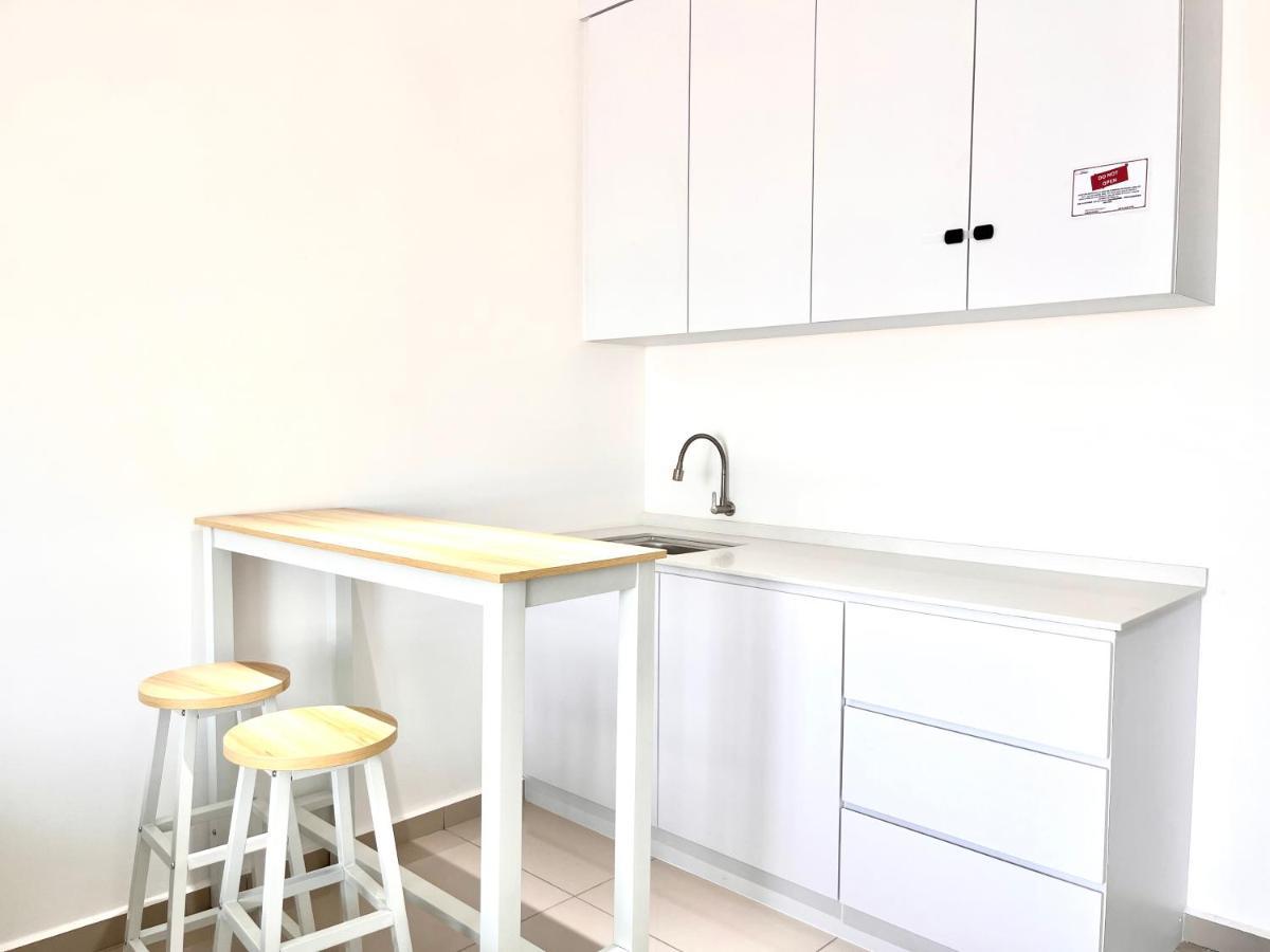 Urban Home-Swimming Pool-City Center Malacca Екстер'єр фото
